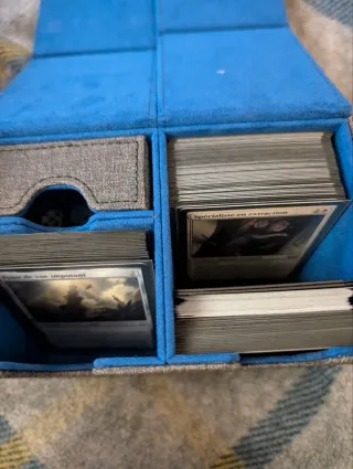 Grosso lotto Magic The Gathering con Deckbox