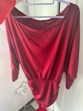 Vestido hombros descubiertos fruncido