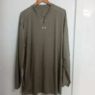 Camiseta Oakley manga larga verde oliva