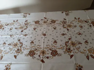 Tovaglia floreale per 12 persone