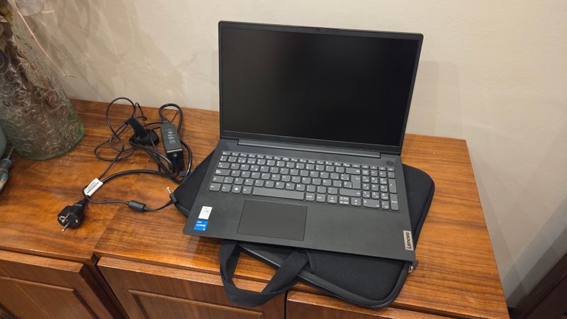Portátil Lenovo V15 G4 i5 16GB RAM SSD 512GB