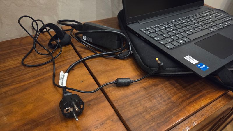 Portátil Lenovo V15 G4 i5 16GB RAM SSD 512GB afbeelding 8
