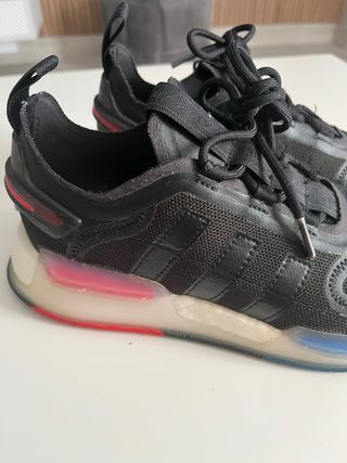 Zapatillas Adidas NMD R1 Negras Rojas y Azules