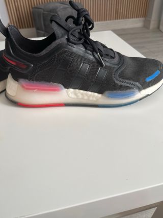 Zapatillas Adidas NMD R1 Negras Rojas y Azules