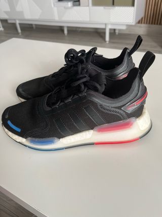 Zapatillas Adidas NMD R1 Negras Rojas y Azules