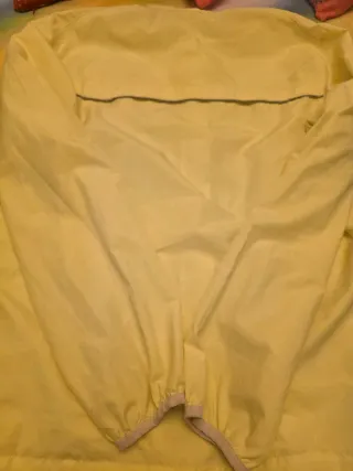 Chaqueta cortavientos Nike amarilla