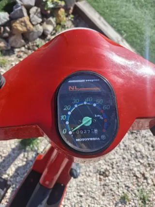 Vespino NL Roja Clásica