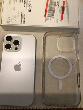 iPhone 16 Pro Max Negro y Plateado