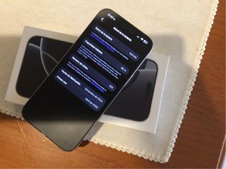 iPhone 16 Pro Max Negro y Plateado