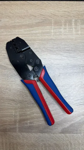 Herramienta crimpadora