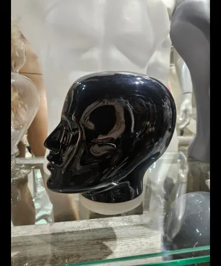 Cabeza maniquí de  hombre  con rostro.