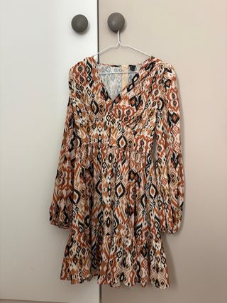 Vestido estampado naranja y marrón