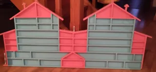 Casita,Estanteria retro de madera con baldas