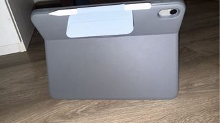 iPad 10ª Gen + Apple Pencil + Teclado Logi