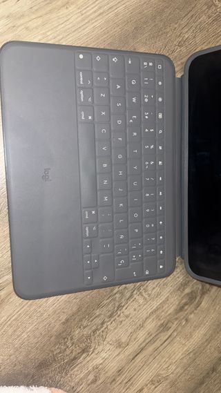 iPad 10ª Gen + Apple Pencil + Teclado Logi