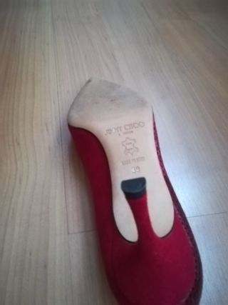 Zapatos de tacón Jimmy Choo rojos