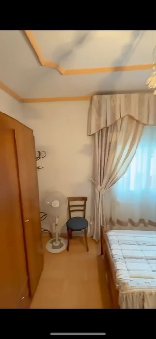 Se alquila habitación en vivienda tranquila y bien