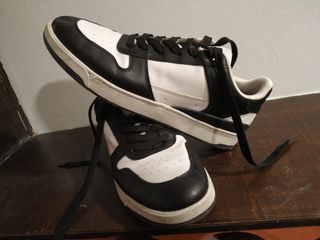 Zapatillas H&M Negras y Blancas