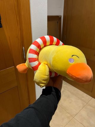 Peluche de pato amarillo