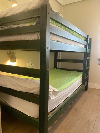 Litera madera verde y blanca