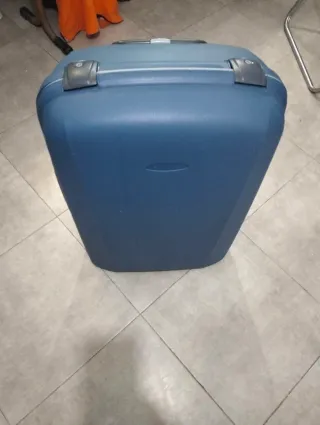 Maleta de viaje azul