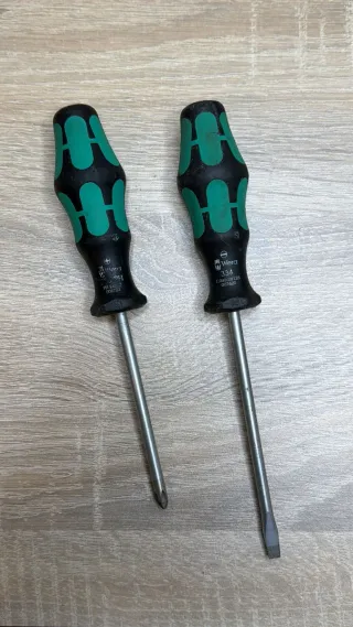 2 Destornilladores Wera PH y Plano