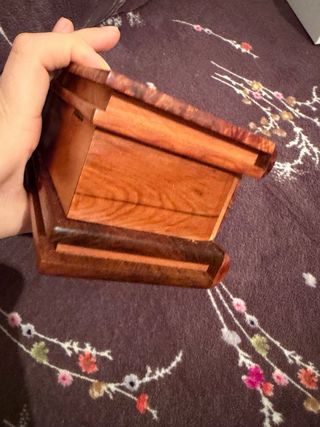 Caja rompecabezas secreta de madera