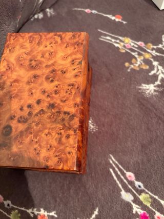 Caja rompecabezas secreta de madera