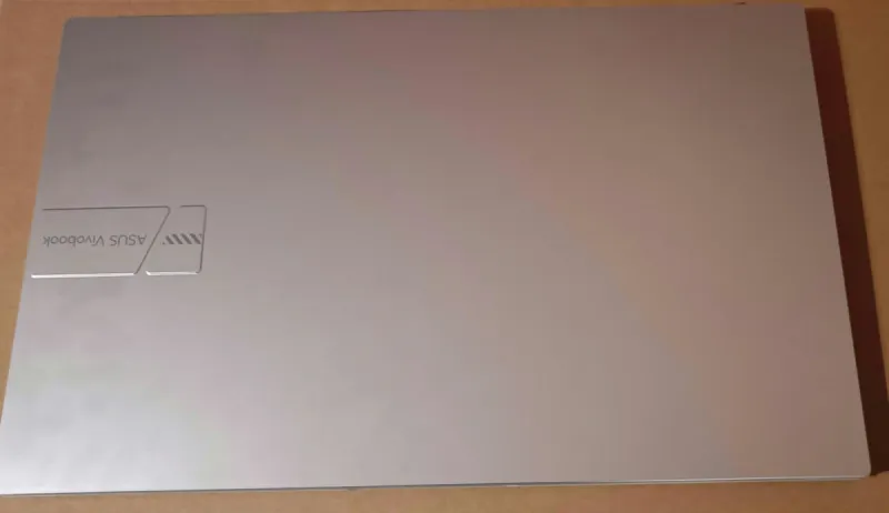 ASUS Vivobook 17.3" afbeelding 3