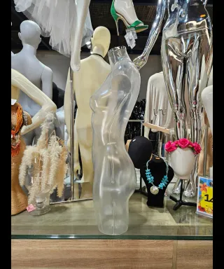 Busto Maniquí Mujer Transparente Media Pierna
