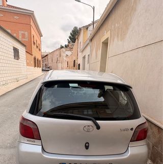 Toyota Yaris 2000