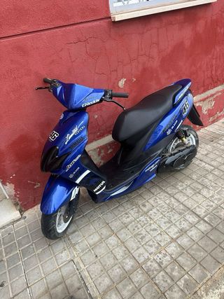 Yamaha Scooter Azul y Negro