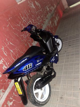 Yamaha Scooter Azul y Negro