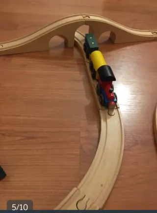 Tren de madera con 2 puentes