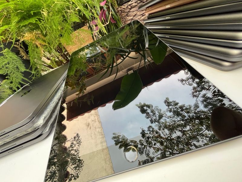 Apple iPad 8th - Muy Buen Estado - Gris Espacial afbeelding 2