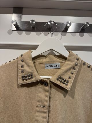 Cazadora KOKER Beige Tachuelas