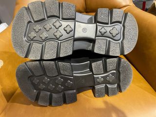 Botas militares negras plataforma alta