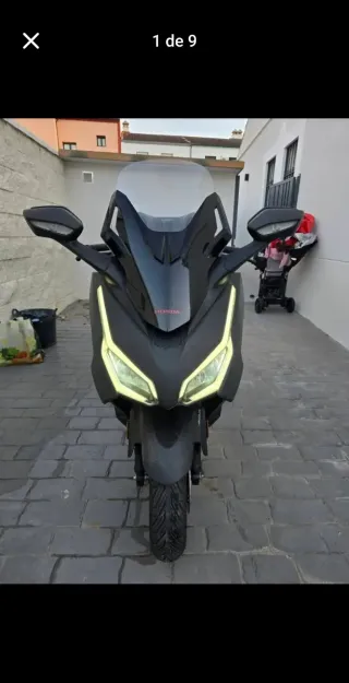 Honda Forza 125 Maxi Scooter - 2000km