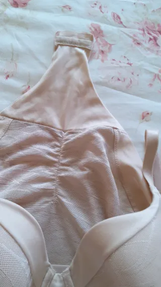 Body modellante Triumph color nudo