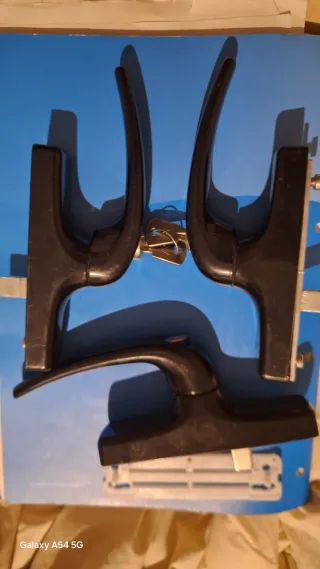 2 Manillas Negra con Cerradura para Ventana/Puerta