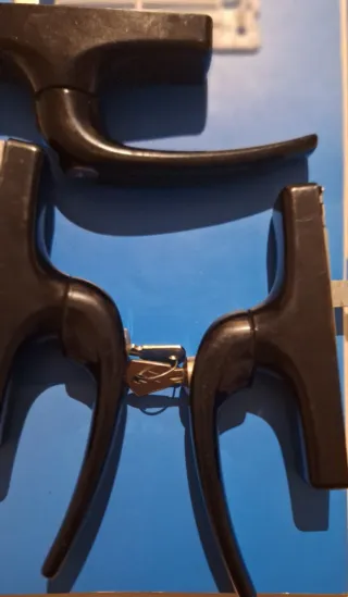 2 Manillas Negra con Cerradura para Ventana/Puerta