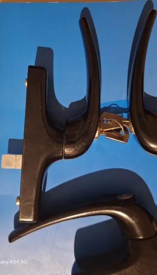 2 Manillas Negra con Cerradura para Ventana/Puerta