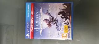 PS4 Slim 1TB Nera + 4 Giochi