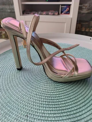 Sandalias doradas tacón alto talla 35
