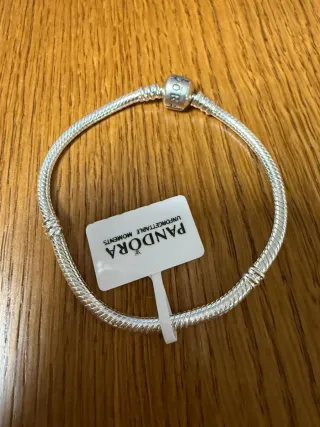 Pulsera Pandora de plata de 17 cm con caja original