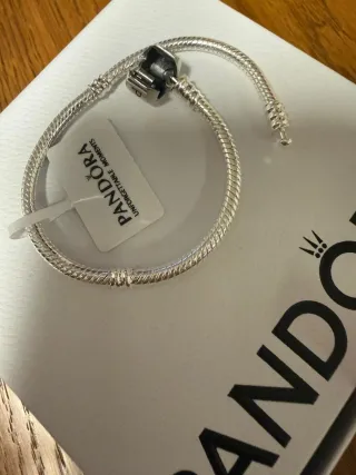 Pulsera Pandora de plata de 17 cm con caja original
