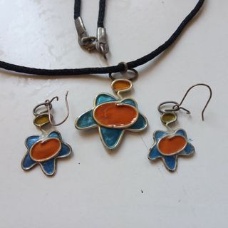 Conjunto bisutería collar y pendientes