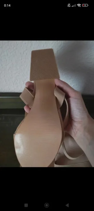 Sandalias de tacón beige