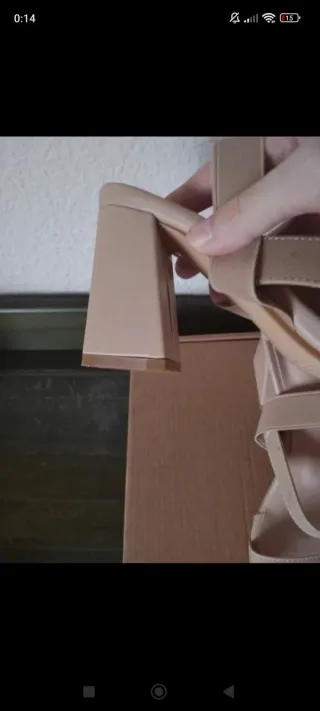 Sandalias de tacón beige