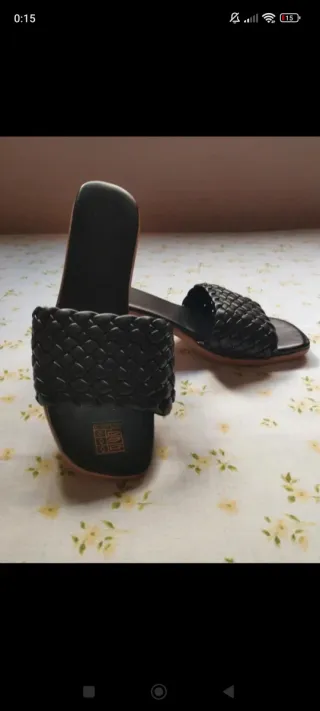 Sandalias negras tejidas